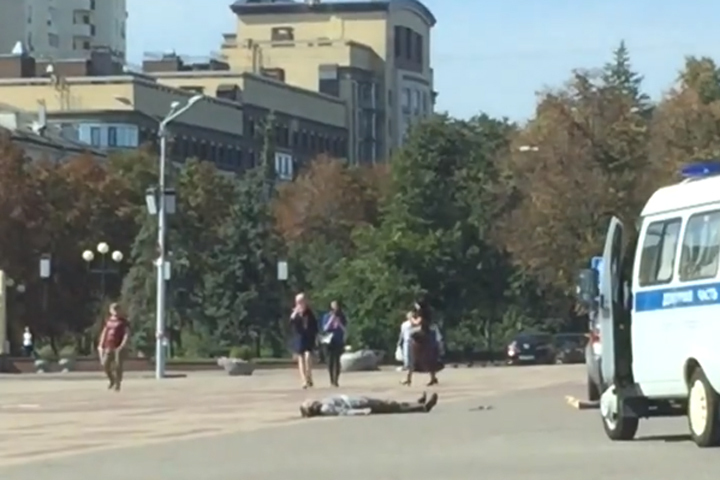 В Белгороде пенсионер привез труп к зданию правительства
