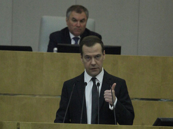 Медведев прокомментировал Думе обвинения Навального, подчеркнуто не назвав имени 